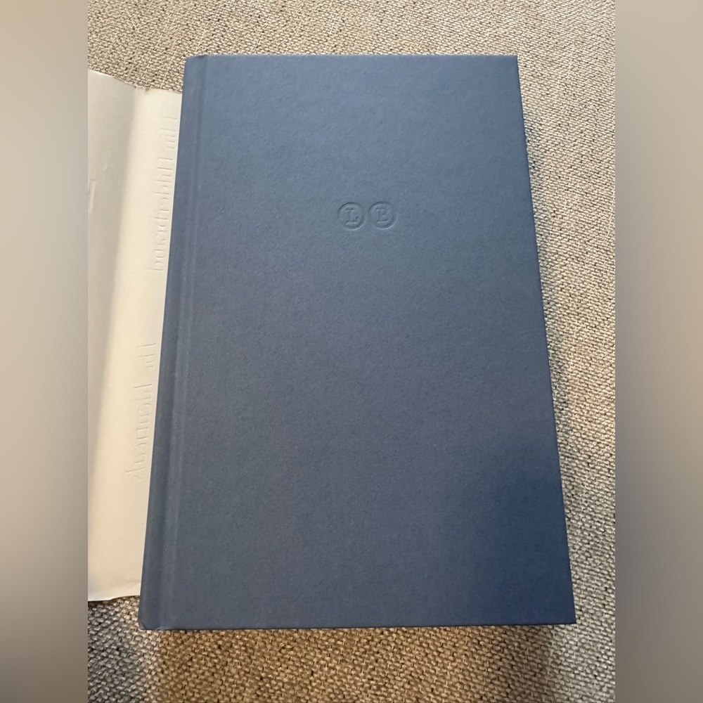 The Identicals by Elin Hilderbrand Hand Signed B&N Special Edition Hardcover - Picture 7 of 12